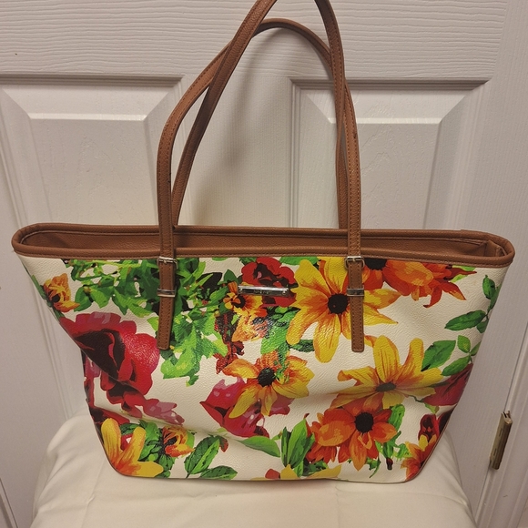 Like New Nine West Purse~Floral Bag~Shoulder Pocketbook~Handbag - Picture 1 of 12